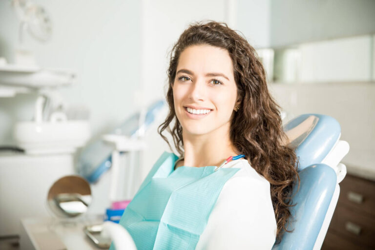 Implante dentário dói? A verdade sobre o tratamento em Higienópolis