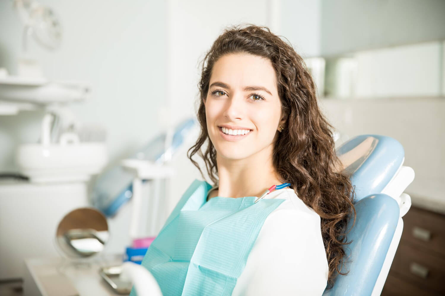 Implante dentário dói? A verdade sobre o tratamento em Higienópolis